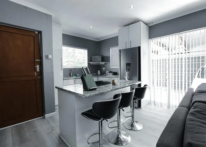 Milo\'S Sky Grey Guest House - No Load Shedding
